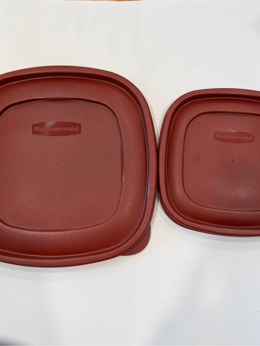 2 Rubbermaid Replacement Lids Only 7J70/8.75” & 7J64 /7.5” Dark Red